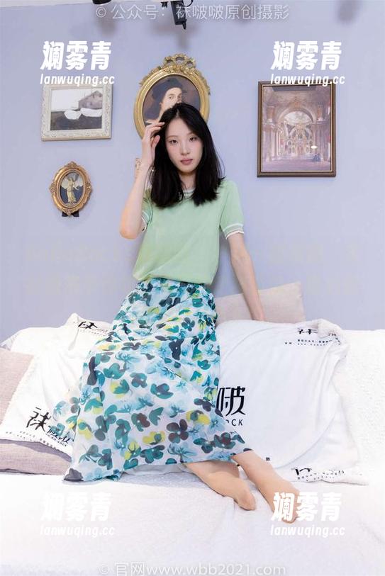 BoBoSocks袜啵啵 - 小沫一脚高跟，定制图集带你领略不同的走路姿势，真心佩服她的勇气！