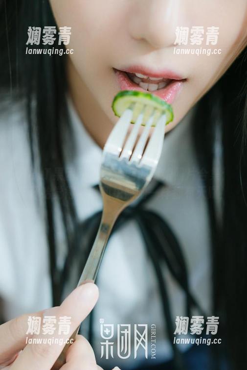 GIRLT果团网 - 梦心月的厨娘照片合集：我开始觉得下厨和拍照她一样都有天赋！