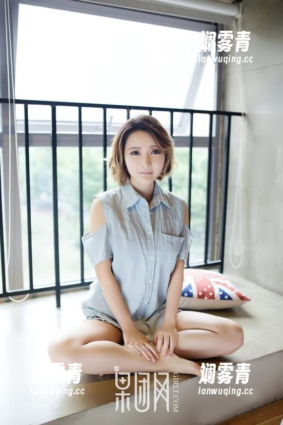GIRLT果团网 - 龚玥菲和她的短裤：我的钱包已经在哭，但图片太赞了！