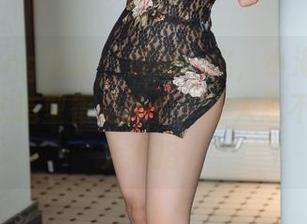 HuaYang花漾 – 原图一出，小海臀Rena的皮衣造型很是拔尖，让人忍不住竖起大拇指。