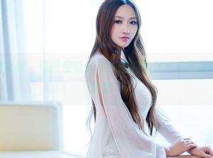 TuiGirl推女郎 – 你愿意收藏何奕恋的美足写真图册吗？我不太确定～