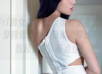 TuiGirl推女郎 – 艾栗栗的旗袍套图高清上线，穿得像个影楼新娘，却时不时让我想起美食，有点怪！