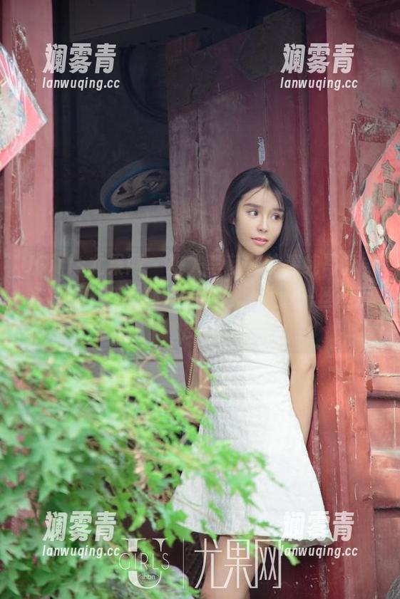 UGirls尤果网 - 跳入李颜儿的清纯写真，套图如同迎面扑来的海风，透着一丝丝顽皮。