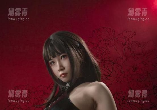 新鲜感满满：Uki雨季在祖奥拉舞池的套图更新，迷人又不失优雅。
