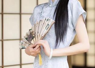 Xiuren秀人网 – “拍黄瓜girl”全套黑色图集——给你一个不一样的调调。