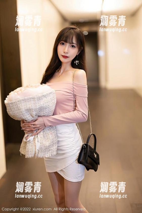 Xiuren秀人网 - 图包里的美腿，白露小猪风格独特，谁能顶得住呢？