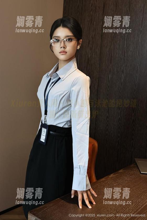 Xiuren秀人网 - 鹿小茜与泳池的绝妙碰撞：图新鲜出炉