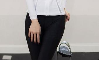 YouMi尤蜜荟 – 不得不说，周妍希穿上制服后的写真，甜美得像一块糖。