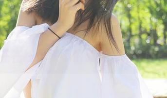 YouMi尤蜜荟 – 妲己Toxic的美腿新作品现在在线，真不怕被注视吗，哈哈！