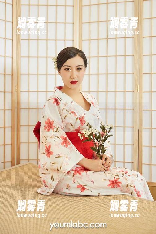 YouMi尤蜜荟 - 免费美图，娜依灵儿让校服焕发新生命