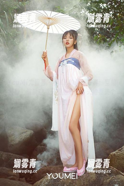 YouMi尤蜜荟 - 小KK的最新写真：空姐装扮，谁说空乘只能服务，今天她要来个飞行秀！