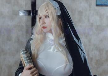 Zyra秋的写真集，一不小心就成了“杀生院祈荒”，鬼气森森的氛围。