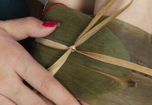 丽柜 – 嘘，这是汐汐的最新图集：玉脂青甜，尽情想象一下那皂液般的质地！