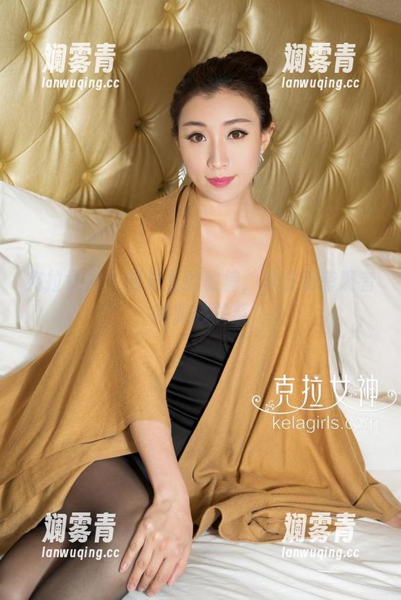 克拉女神 - 图片里的雅楠，泳衣和旁观者的微妙关系