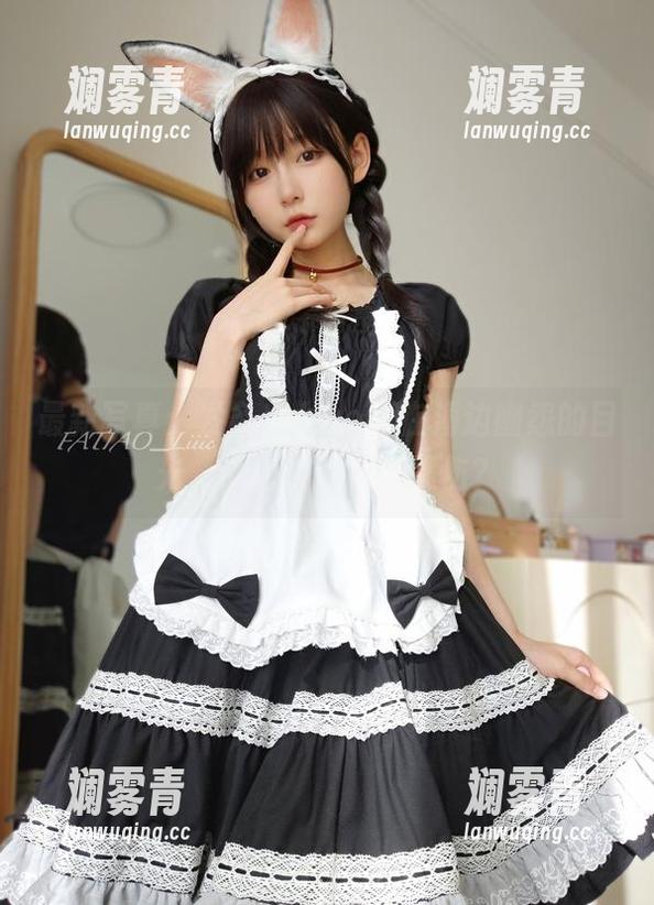 最新写真：发条少女yoki在海边幽怨的目光，谁能读懂那份忧伤？