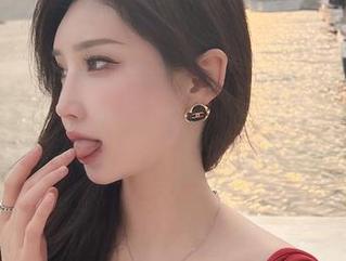 微密圈 – 聚焦！周妍希的热辣图片分享，明白真实的奔放是个什么样子。