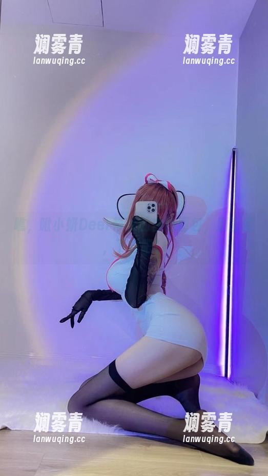 瞧，啾小妍Deer带来的白色图包，别害羞，下载吧！