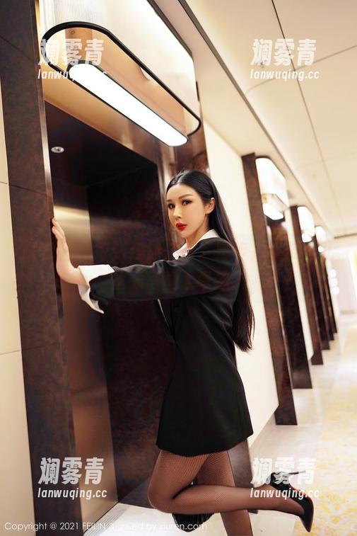 嗲囡囡 - 每张都让人停下脚步，娜依灵儿丝袜写真太卓越了