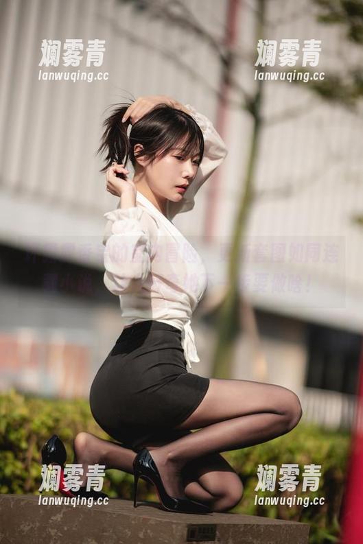 坏露露香宝的室内冒险，更新套图如同连载小说，让人好奇她下一步要做啥！