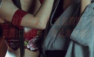夏小秋秋秋的波塞冬：全套原图，海神的衣服比我还多，真让我汗颜！