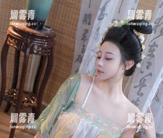 奈汐酱Nice的20号自拍本-晨：你早上的美味套餐，配上图集更有滋味！