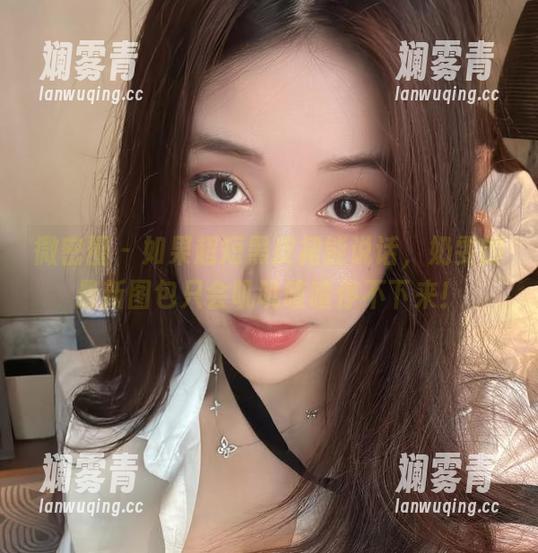 微密圈 - 如果超短黑皮裙能说话，奶雯的最新图包只会叽叽喳喳停不下来！