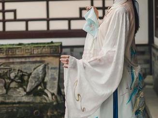 如月灰的毛衣作品，品味它，多一份温柔
