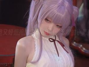 有点傻，但又好想抱的安食Ajiki：笨拙的小恶魔写真分享