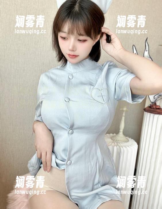 当你以为居家只要舒适，小仓千代w却给了我们原图套图陪你回家来一场时髦的聚会！