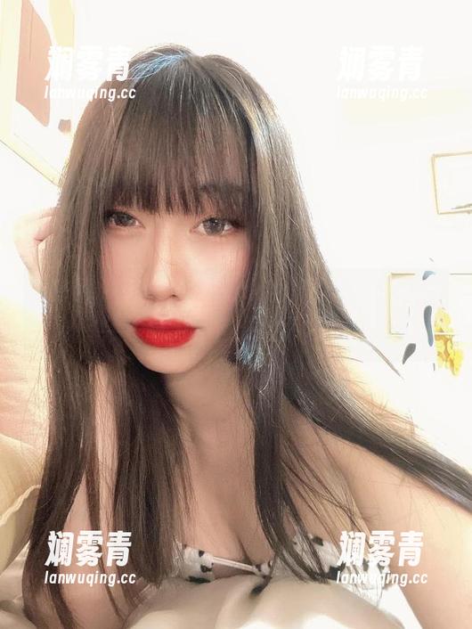 微密圈 - 试试小猫咪ck的美腿精选，可能会注意力不自觉往下移哦；