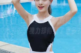 尤物馆 – 图包分享：小尤奈在眼镜下，难道她失去了视力却得到了更多？