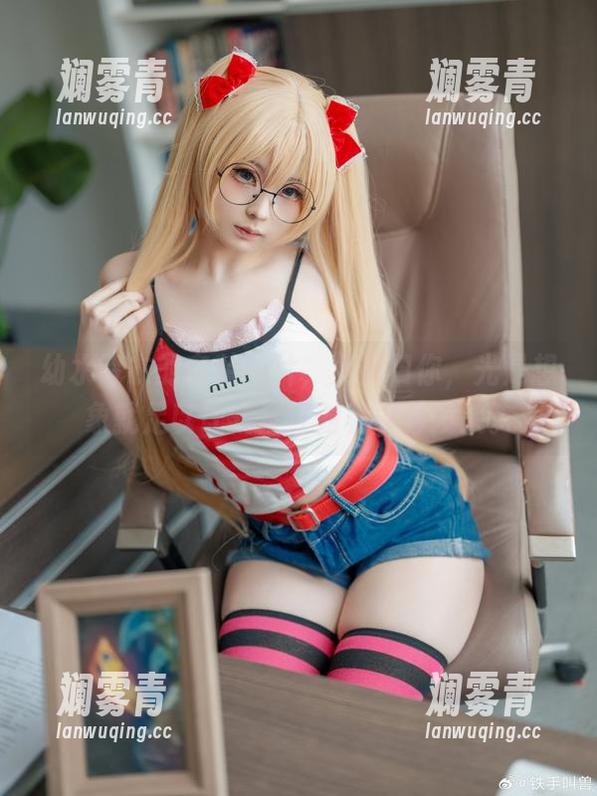 幼水铃衣的套装图片，免费归你，光是想象就足以让我反复对着屏幕发呆。