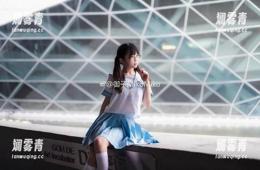 御子Yumiko 探寻御子Yumiko的白色幽灵,在线图集就像一封情书!