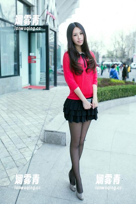 推女郎 - 王根星熙的浴室奇遇记：谁在水中优雅舞动？图集拯救你的小确幸