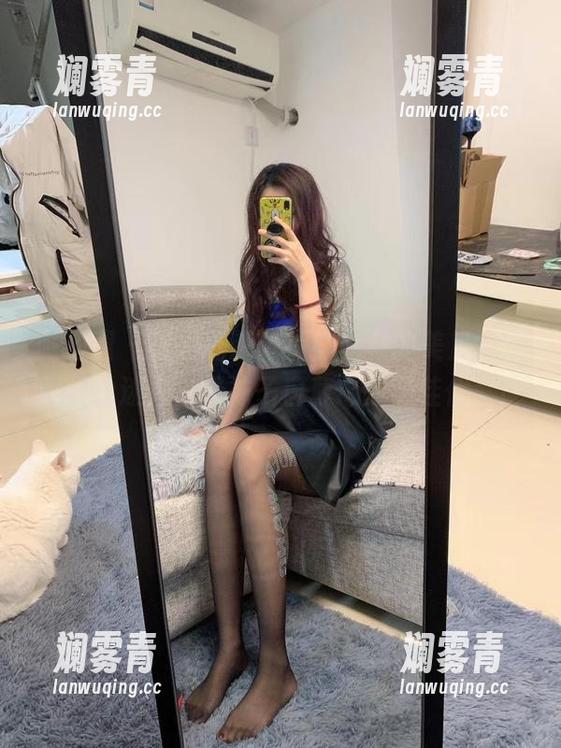 微密圈 - 美图狂想：提袜少女的美足，那叫一个迷人，是袜子自尊心的最佳代言！