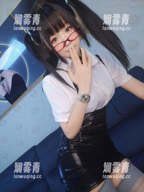闪亮登场：摇摇乐yoyo的Fantia2022年会员订阅图集更新，不容小觑的诱惑！