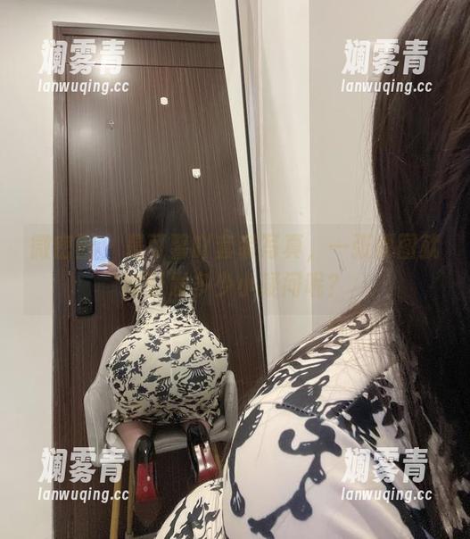 微密圈 - 是可馨吖套装写真，一张原图就能引发多少小疑问呢？