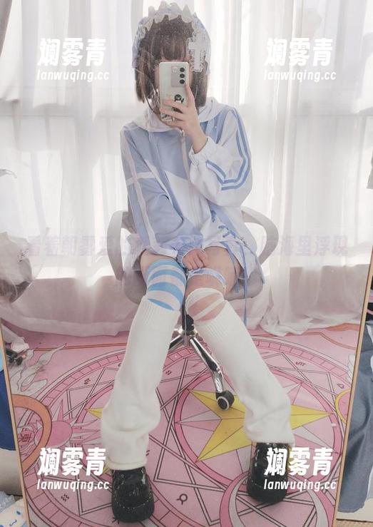 看着朝雾爱的爱莉希雅写真，脑海里浮现的画面都是呢喃！