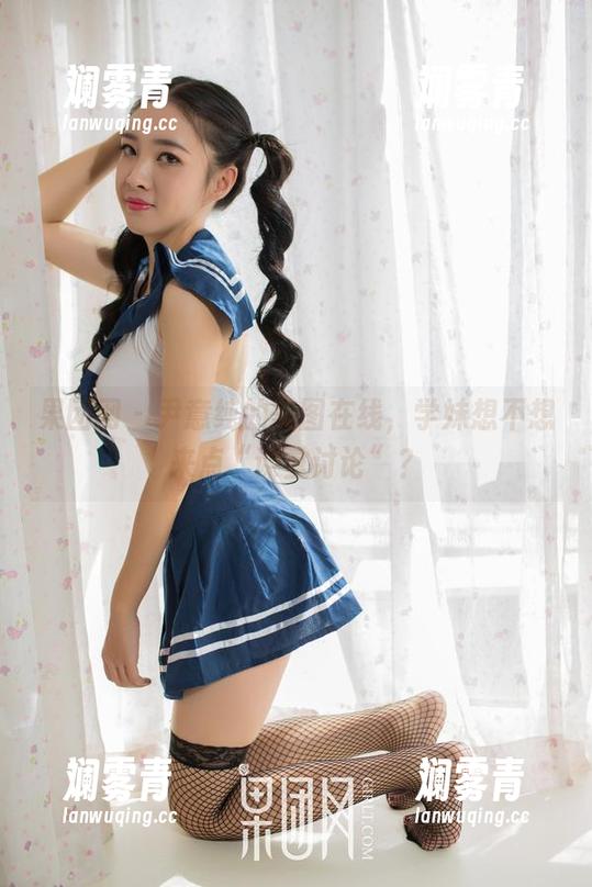 果团网 - 尹意纯的美图在线，学妹想不想来点“课堂讨论”？