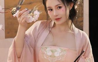 哇，桃暖酱的图集、写真，怎么每一页都透露着妖娆和怀玉呢，叹为观止。