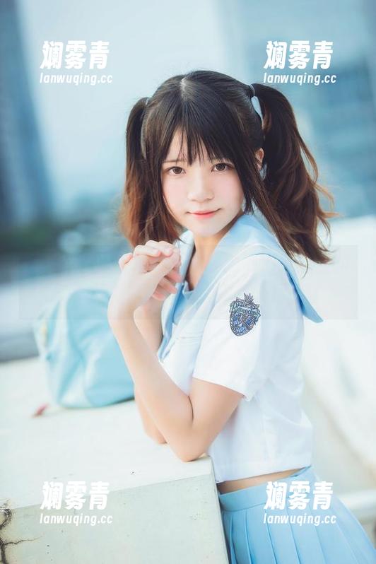 桜桃喵 照片里的桜桃喵,就像轻纱下那股弥漫的灵气,得,真让人不舍得离开屏幕了。