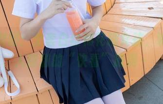森萝财团：全套白丝棉花糖女孩，瞬间陷入甜甜的“快看”旋涡～