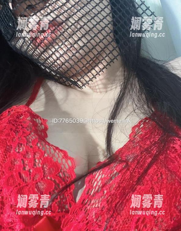 微密圈 - 楚楚不吃鱼来啦！这张黑丝高跟的最新原图，用眼神杀太有趣了。