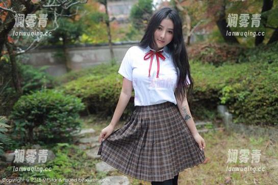 模范学院 - 李颖煊baby的夏日：她的作品像穿梭在午后的微风中。