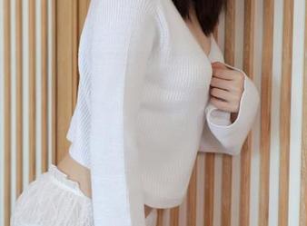 模范学院 – 水手服下的美七Mia，尽显无圣光那种独特气质。图包闹得我都想偷偷害羞。