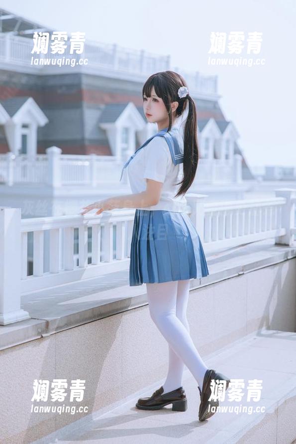 灰丝在樱井小莜身上，cos又变得更加惹人注目