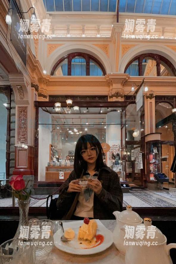 樱群的写真合集，又来了个姐姐，这故事线真让人捉摸不透。