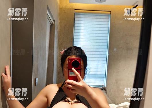 微密圈 - 咦，水蜜桃米米合集里的蕾丝，好像在等我来发现