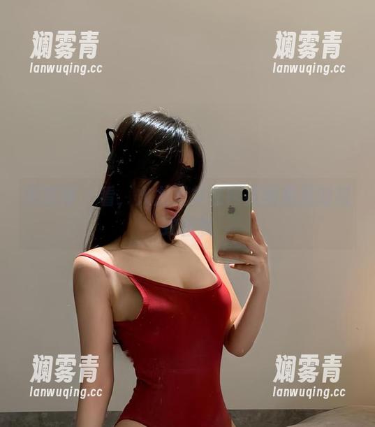 微密圈 - 看，火龙果羊在网袜图集里的极致自我