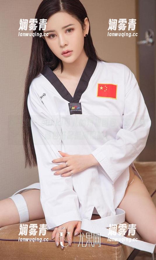 爱尤物 - sukki可儿的短裙图包，哎呀这颜色搭配挺抓眼的！